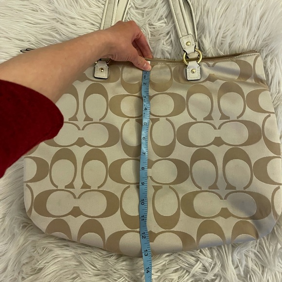 Coach | Poppy | Khaki Signature Tote - Picture 7 of 16